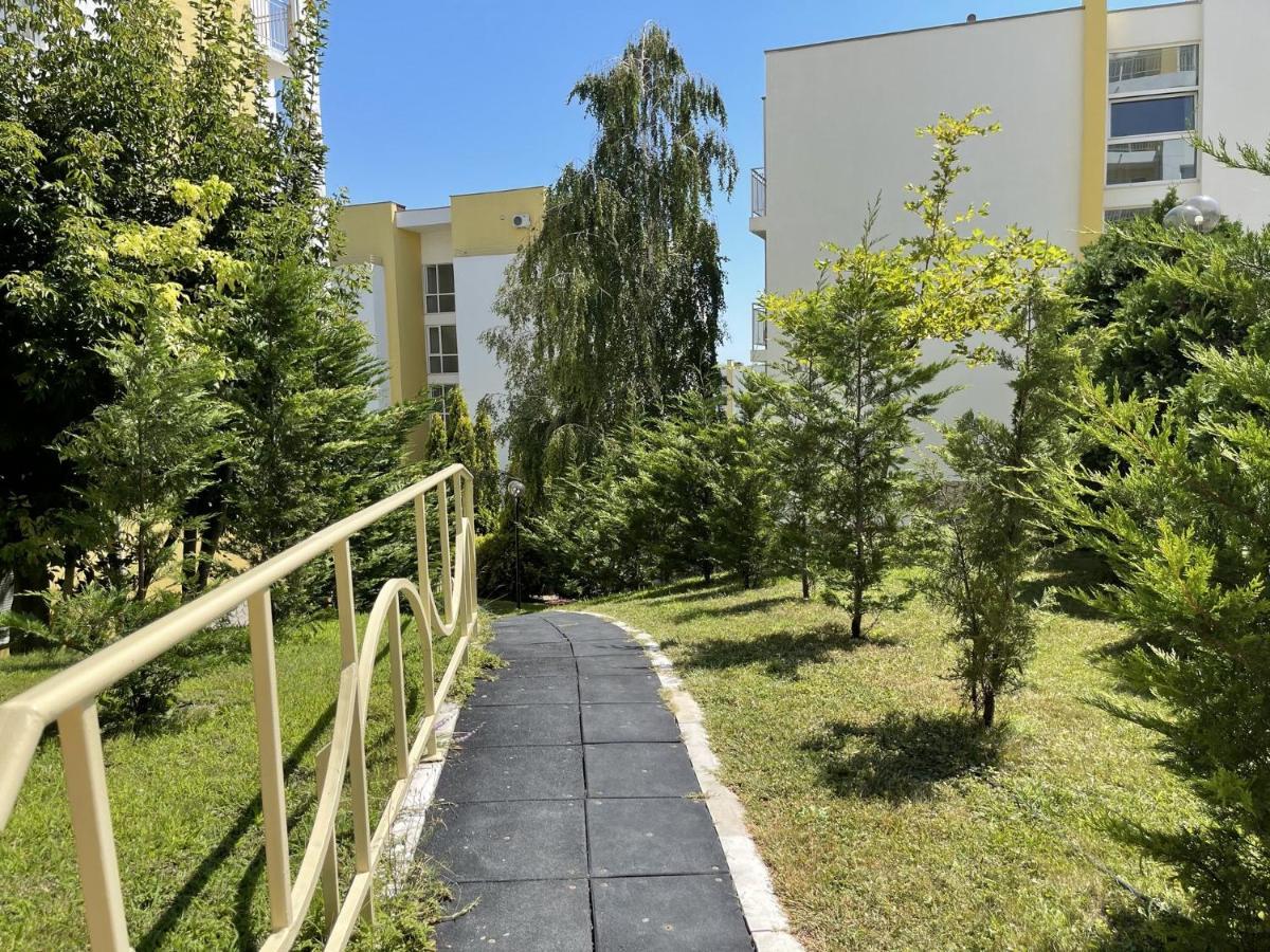 Fort Noks - Menada Apartments Sveti Vlas Exterior photo