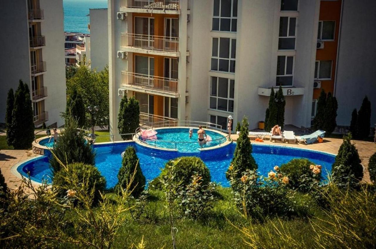 Fort Noks - Menada Apartments Sveti Vlas Exterior photo