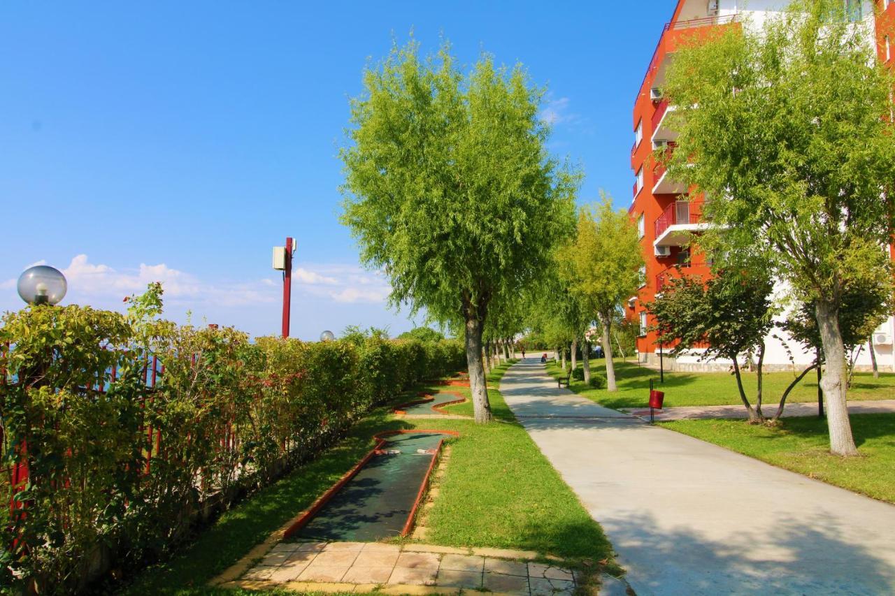 Fort Noks - Menada Apartments Sveti Vlas Exterior photo