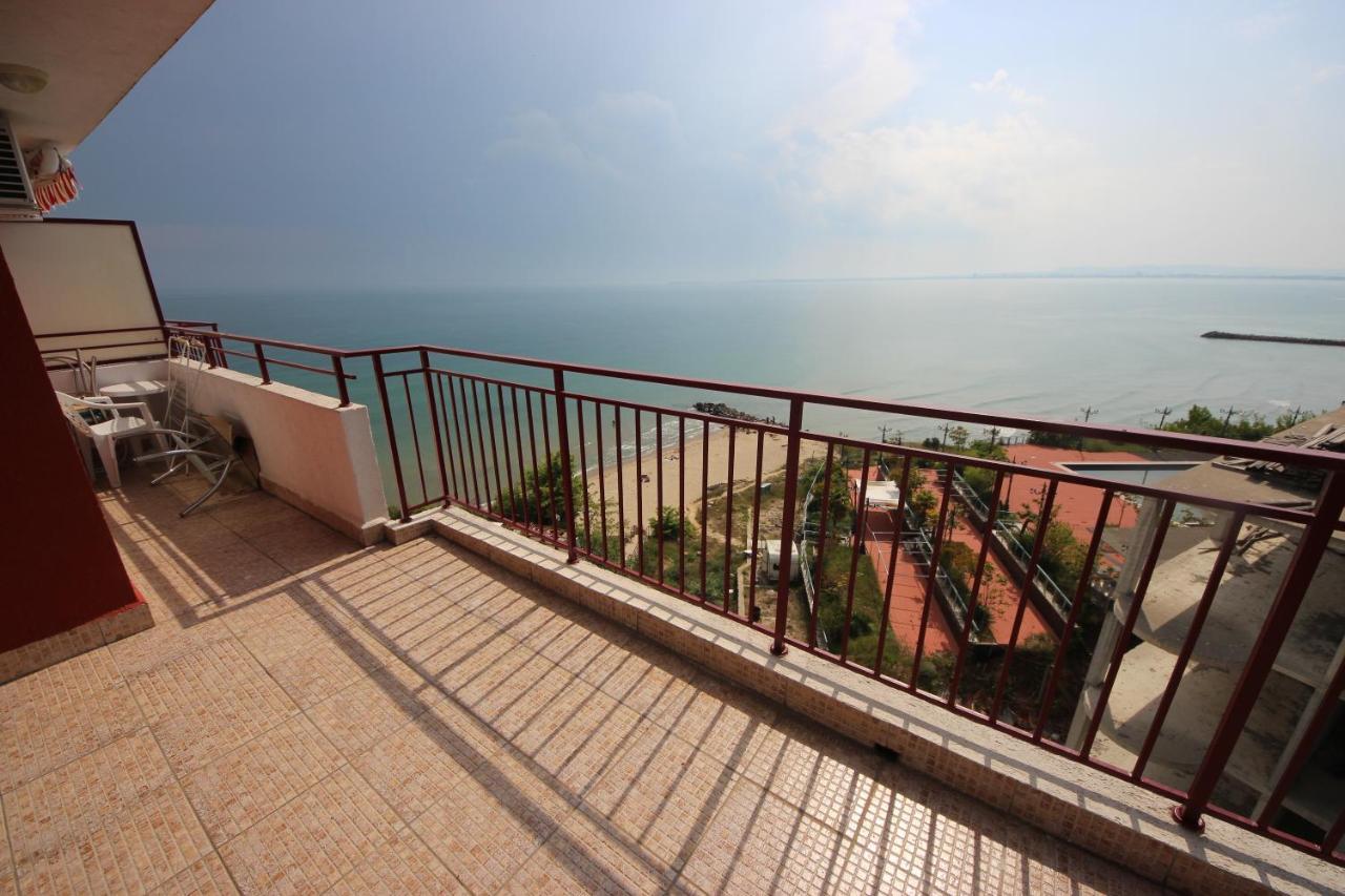 Fort Noks - Menada Apartments Sveti Vlas Exterior photo